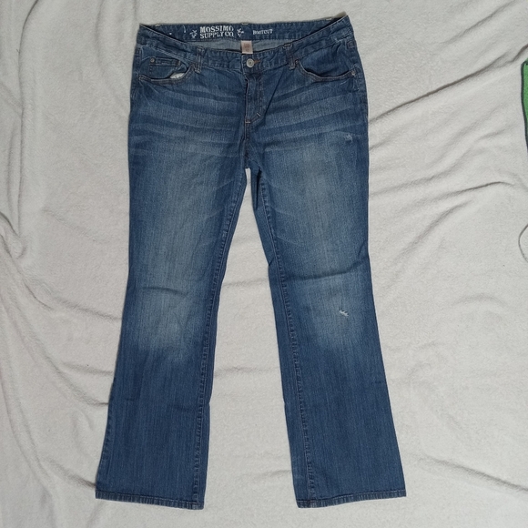 Mossimo Supply Co. Denim - Mossimo Medium Wash Denim Bootcut Jeans size 17R